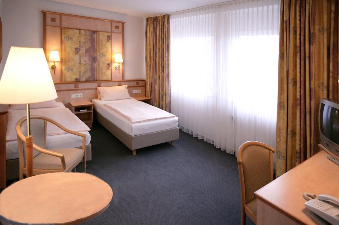Hotel Wetterau - Self-Check-In Wölfersheim Exteriér fotografie
